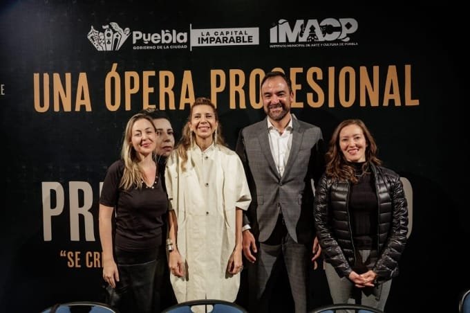 Picsart_25-12-04_11-55-19-115